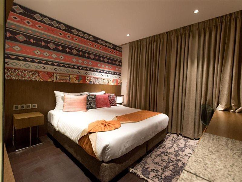 Hotel Gallery 67 Kolkata Bagian luar foto