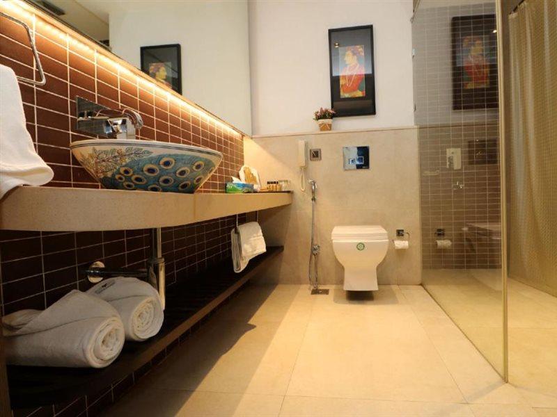 Hotel Gallery 67 Kolkata Bagian luar foto