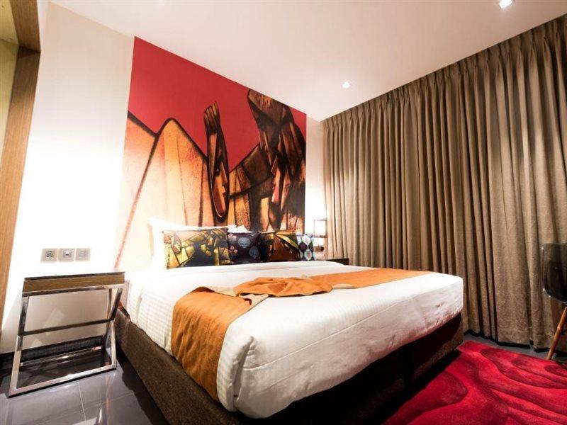 Hotel Gallery 67 Kolkata Bagian luar foto