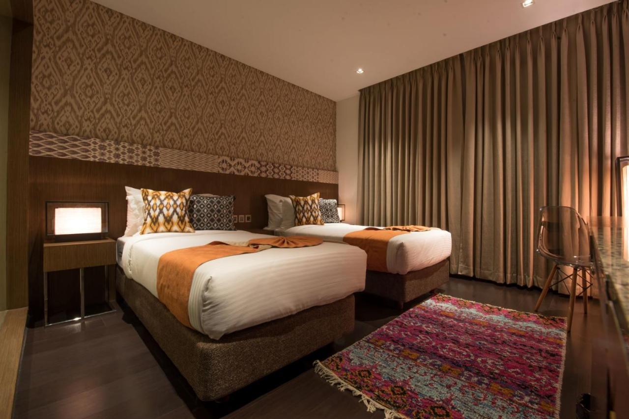 Hotel Gallery 67 Kolkata Bagian luar foto