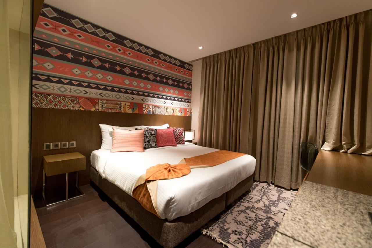 Hotel Gallery 67 Kolkata Bagian luar foto