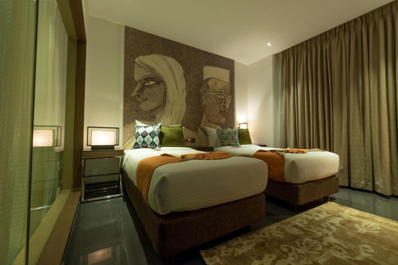 Hotel Gallery 67 Kolkata Bagian luar foto